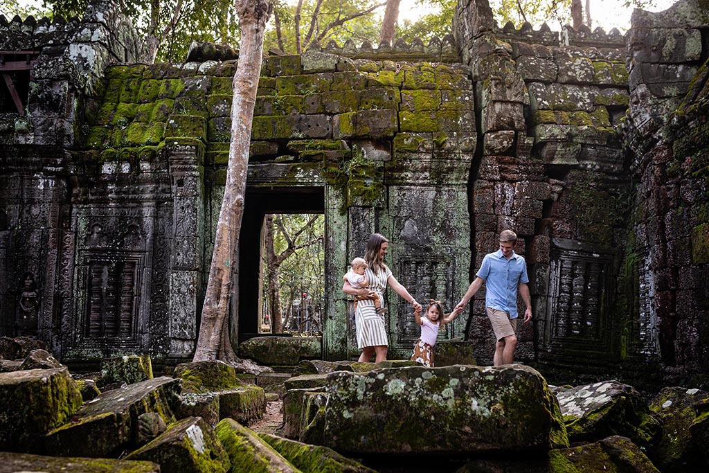 Family Photoshoot in Angkor